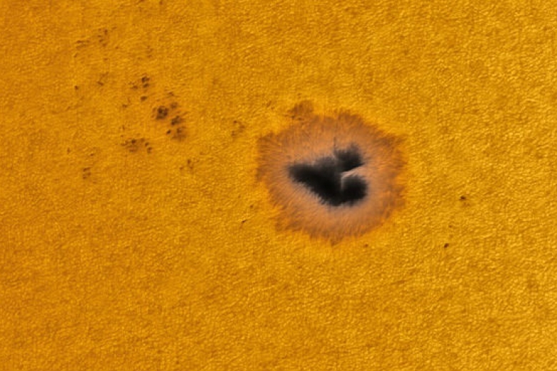 Специалисты NASA засняли экстремальную вспышку «солнечного сердца»