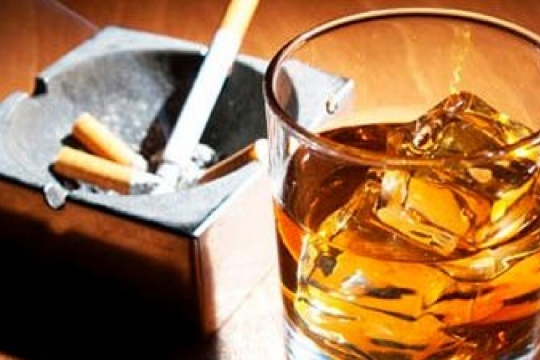 Кабмин одобрил повышение акцизов на алкоголь и сигареты на Украине