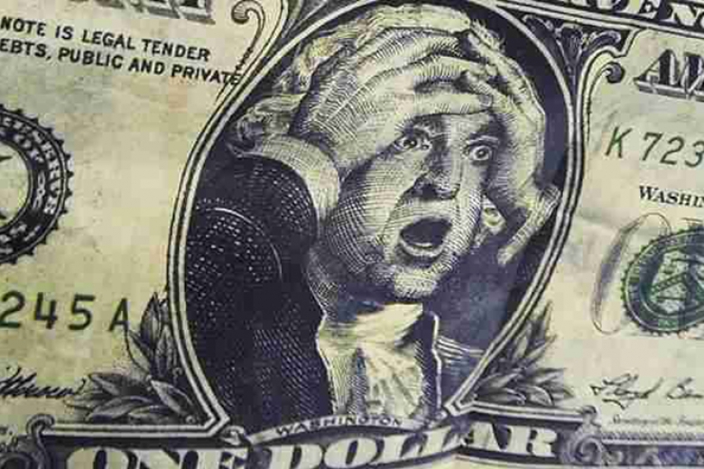 На черном рынке курс доллара незначительно снизился